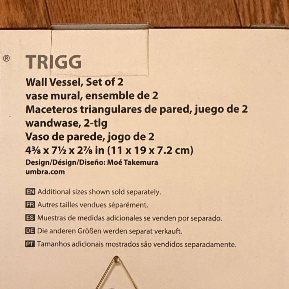 NEW Umbra Trigg Wall Display Vases
